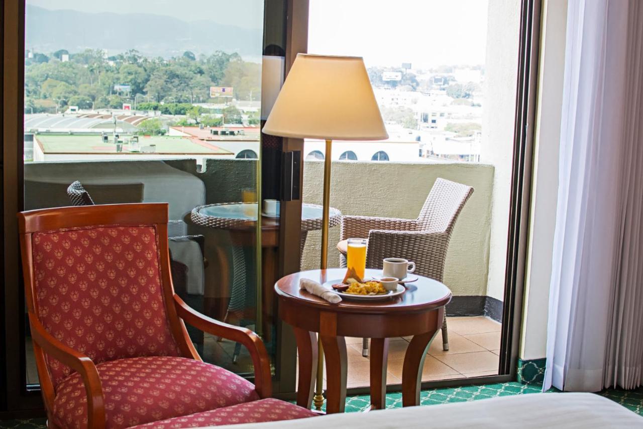 Barcelo Guatemala City Eksteriør bilde A room at the hotel